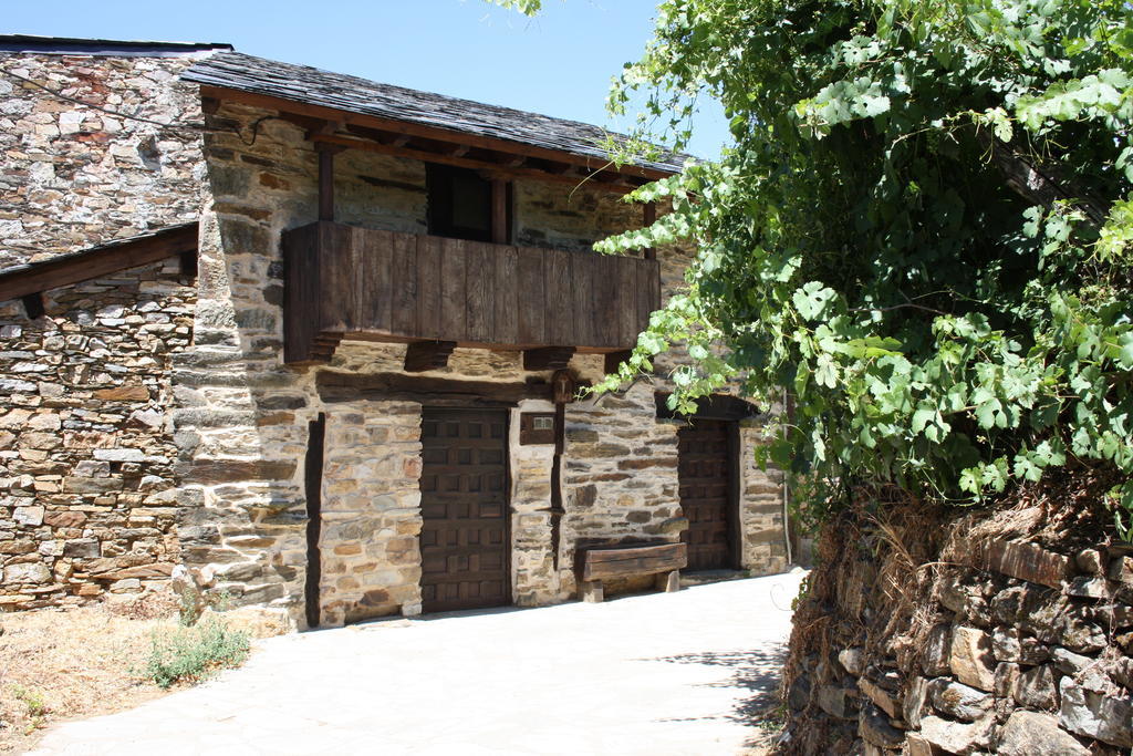 Hotel Rural Santa Cruz Santa Cruz de los Cuerragos Exterior photo